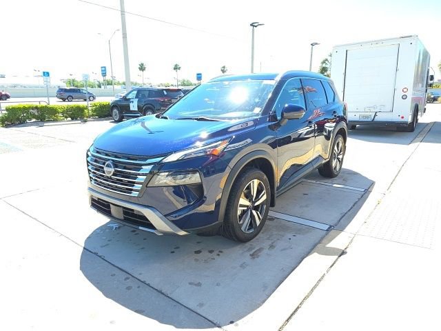 Used 2024 Nissan Rogue SL w/ SL Premium Package image 8
