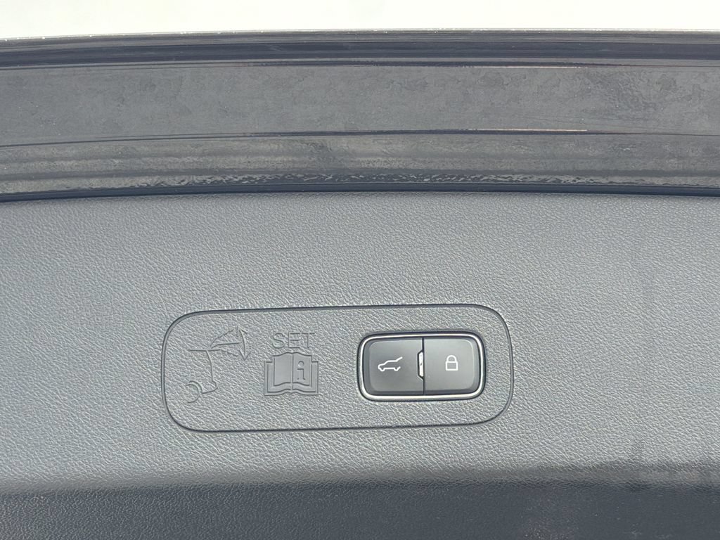 Used 2022 Lincoln Aviator Reserve w/ Equipment Group 201A AWD/4WD image 16