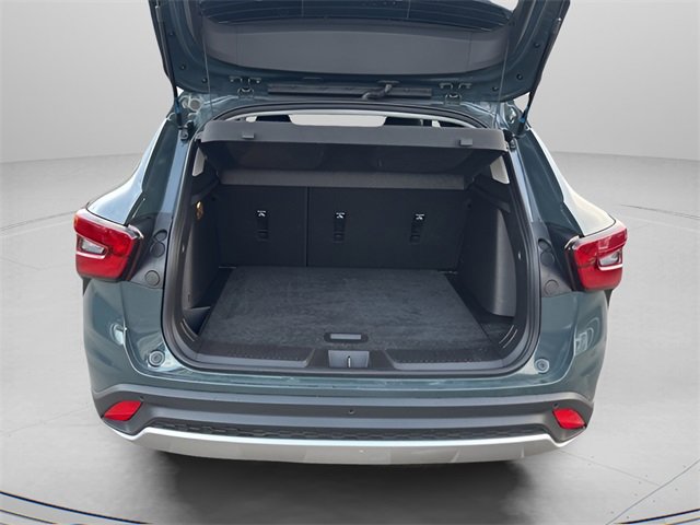 Used 2025 Chevrolet Trax LT w/ Driver Confidence Package image 20