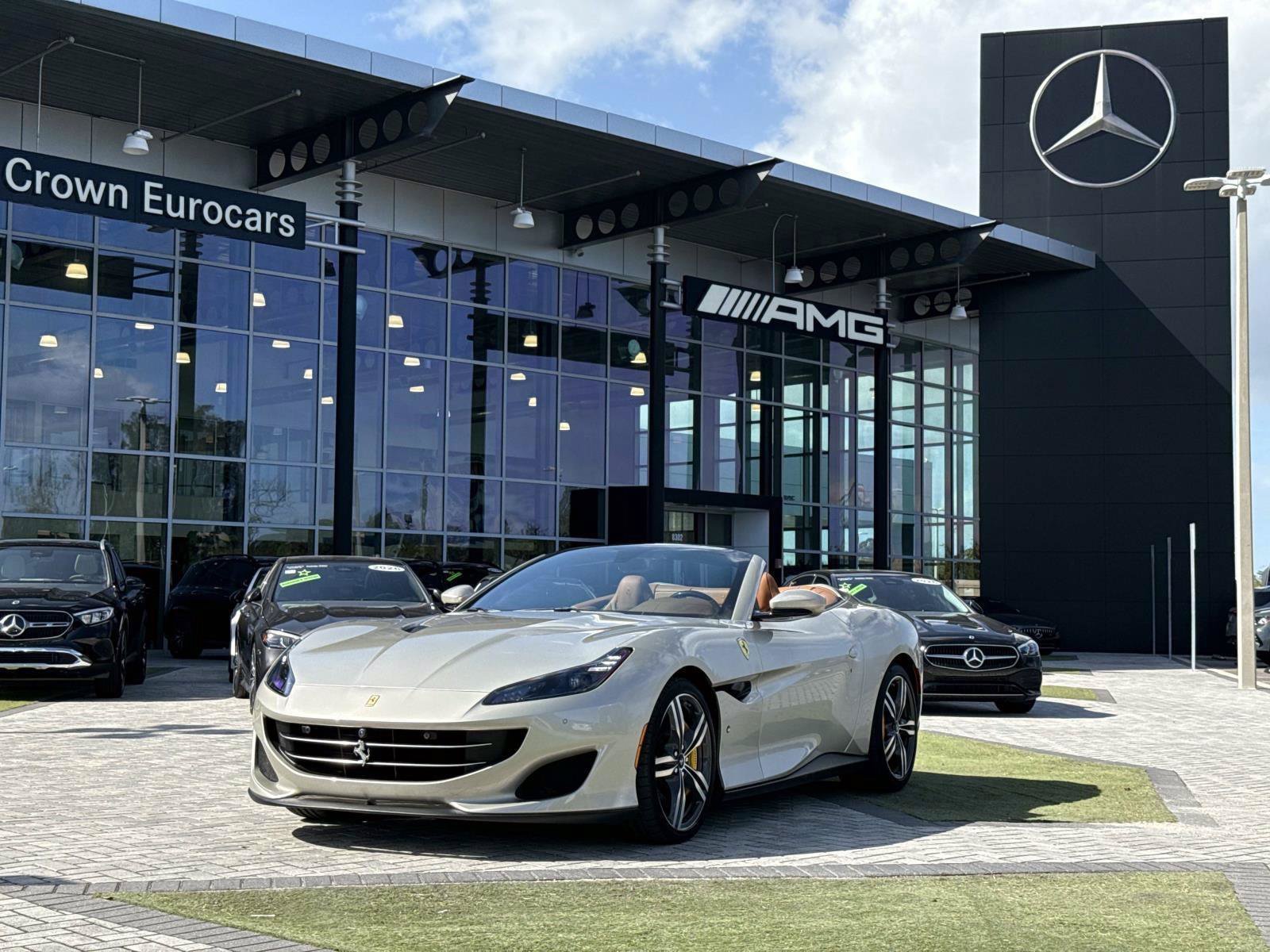 Used 2019 Ferrari Portofino RWD image 1