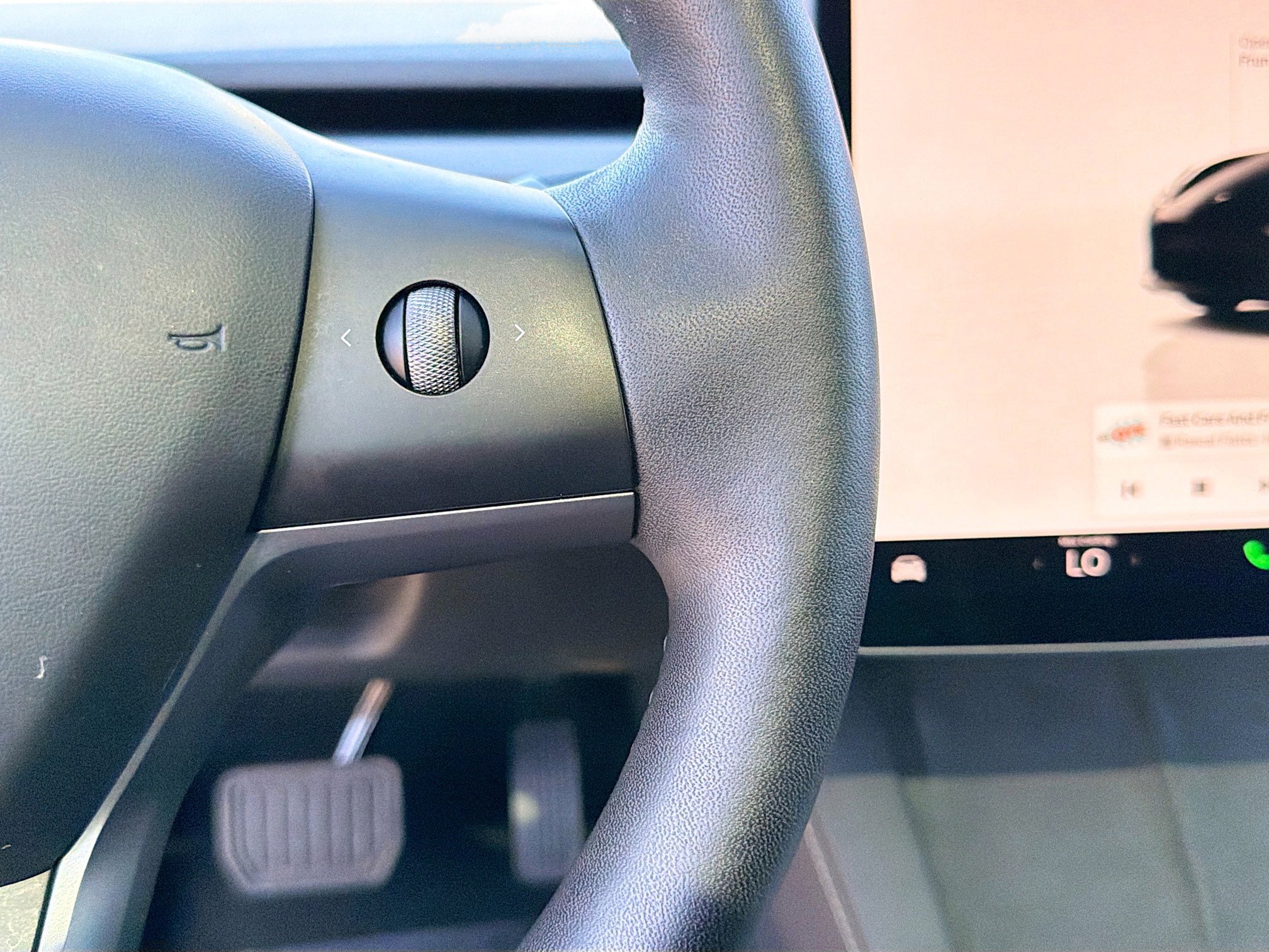 Used 2023 Tesla Model 3 Standard Range image 35