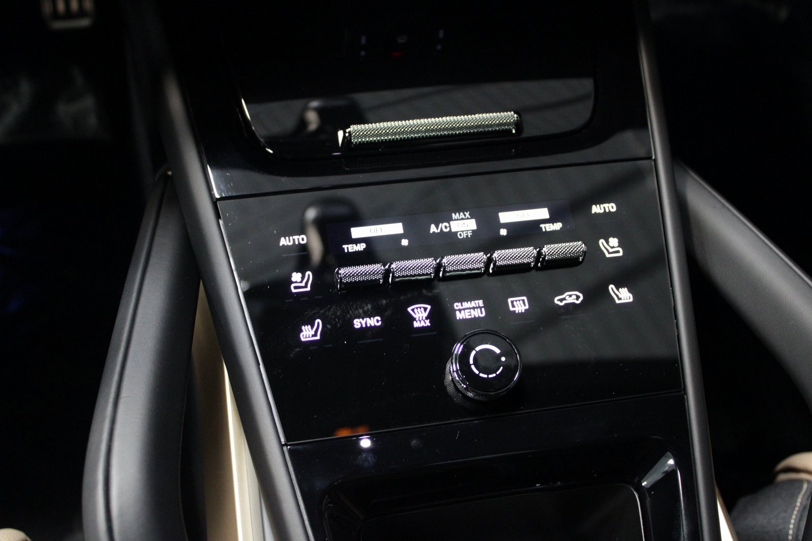 New 2026 Porsche Cayenne GTS image 31