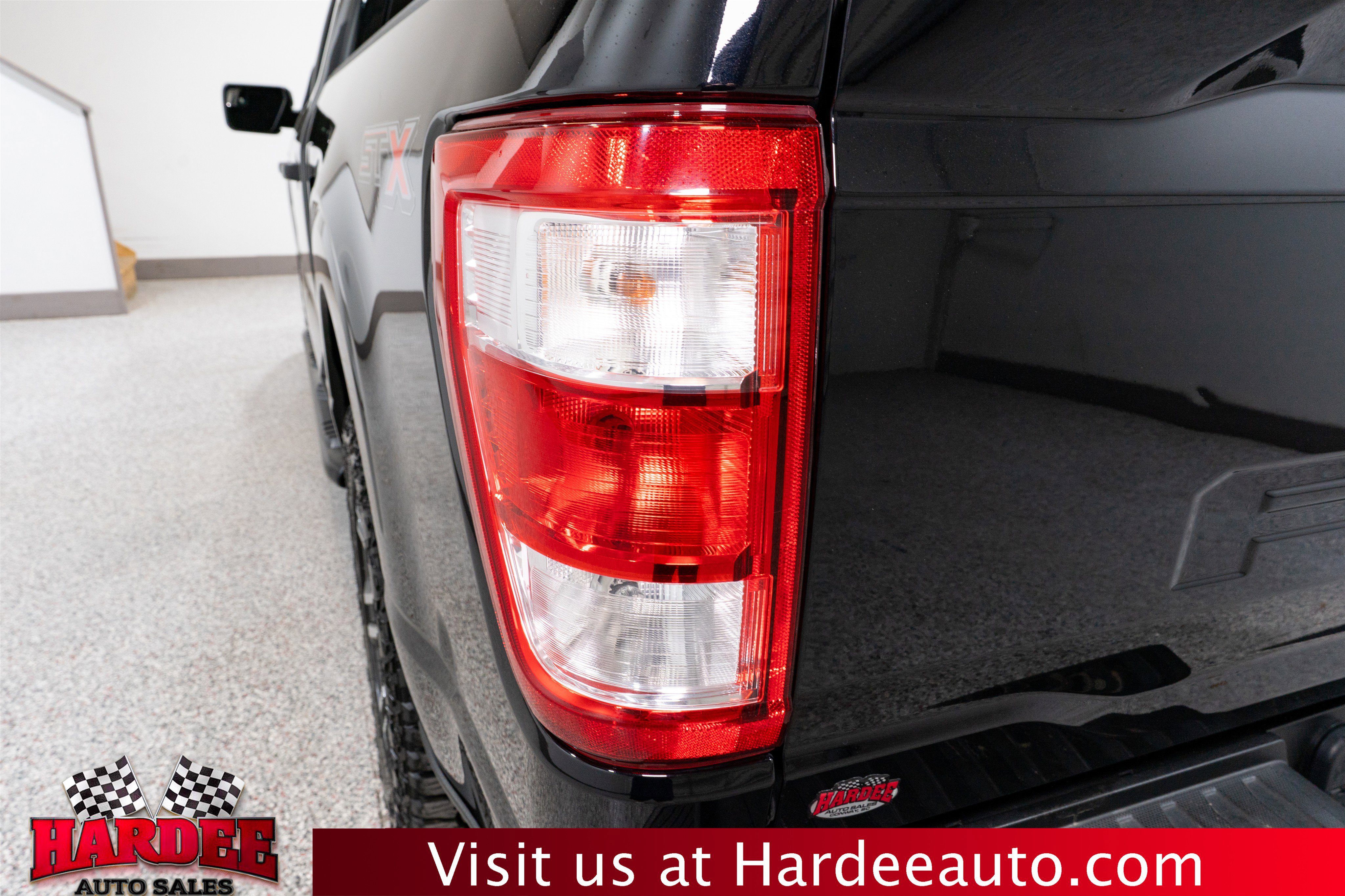 Used 2021 Ford F150 XL w/ STX Appearance Package RWD image 9