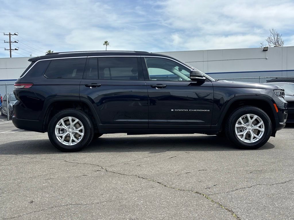 Used 2023 Jeep Grand Cherokee L Limited RWD image 3