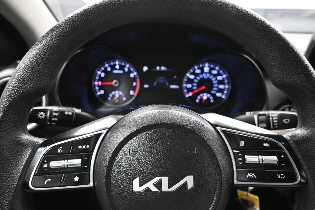 Certified 2023 Kia Forte LXS w/ LXS Technology Package FWD image 14