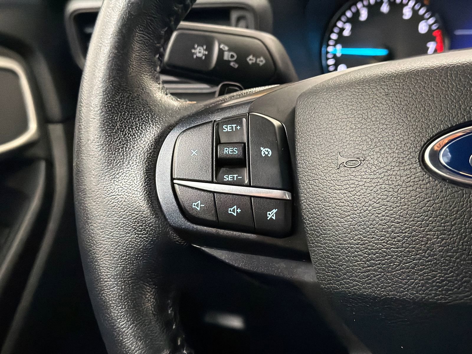 Used 2020 Ford Explorer XLT w/ Comfort Package image 23