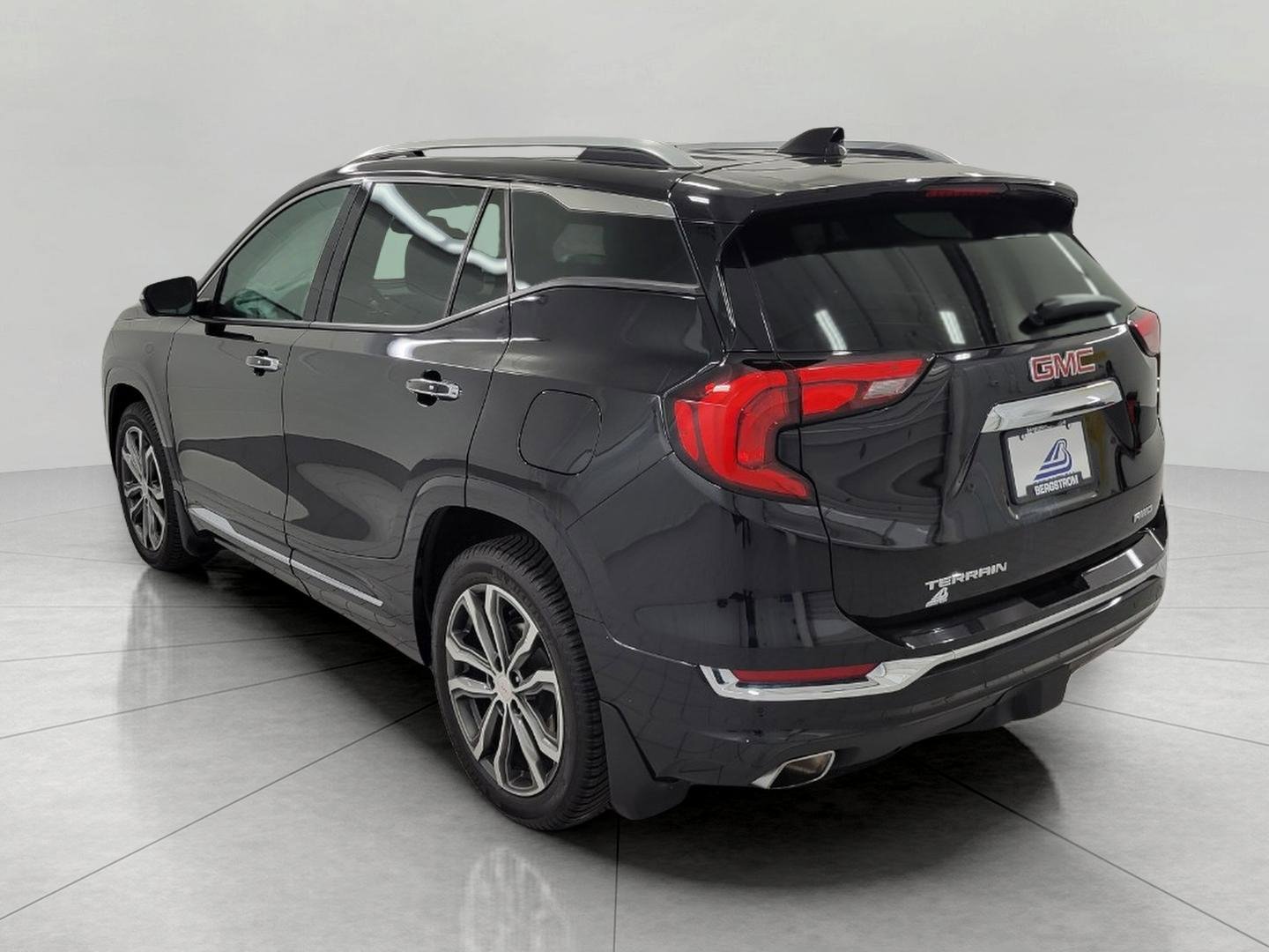 Used 2020 GMC Terrain Denali w/ Denali Premium Package AWD/4WD image 20