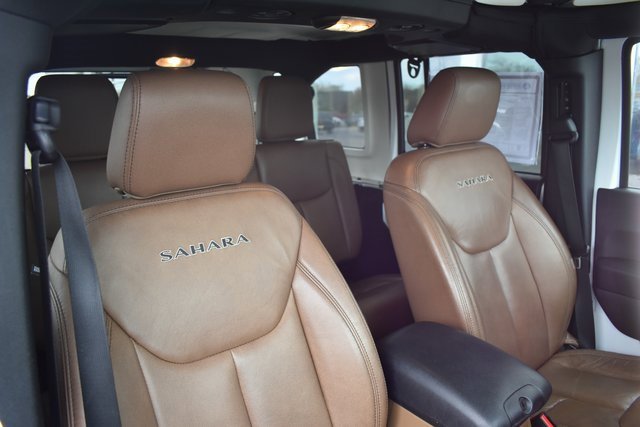 Used 2016 Jeep Wrangler Unlimited Sahara w/ Dual Top Group image 38