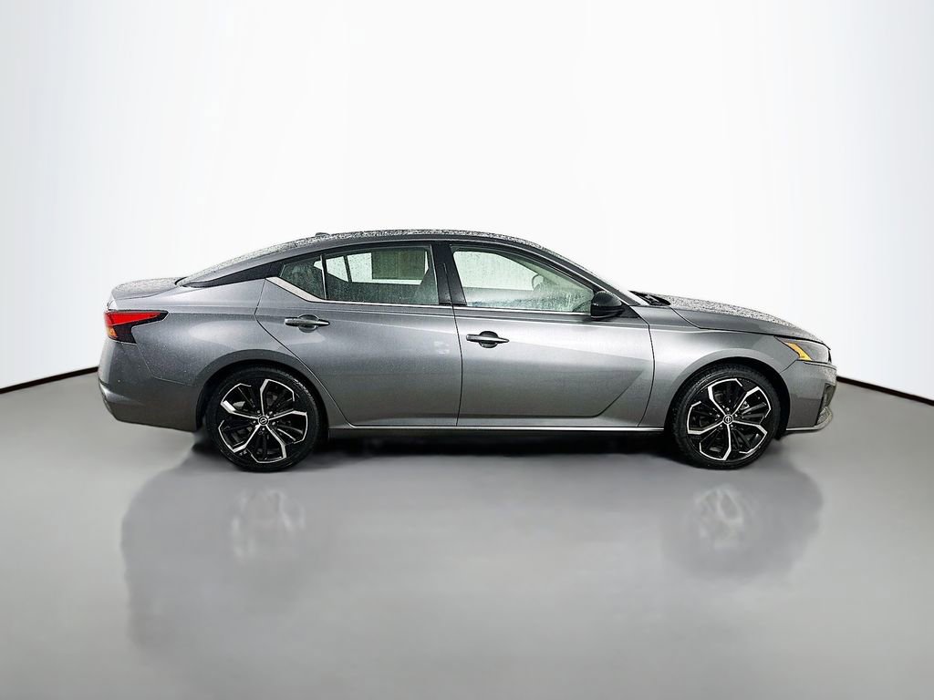 Used 2024 Nissan Altima 2.5 SR image 7