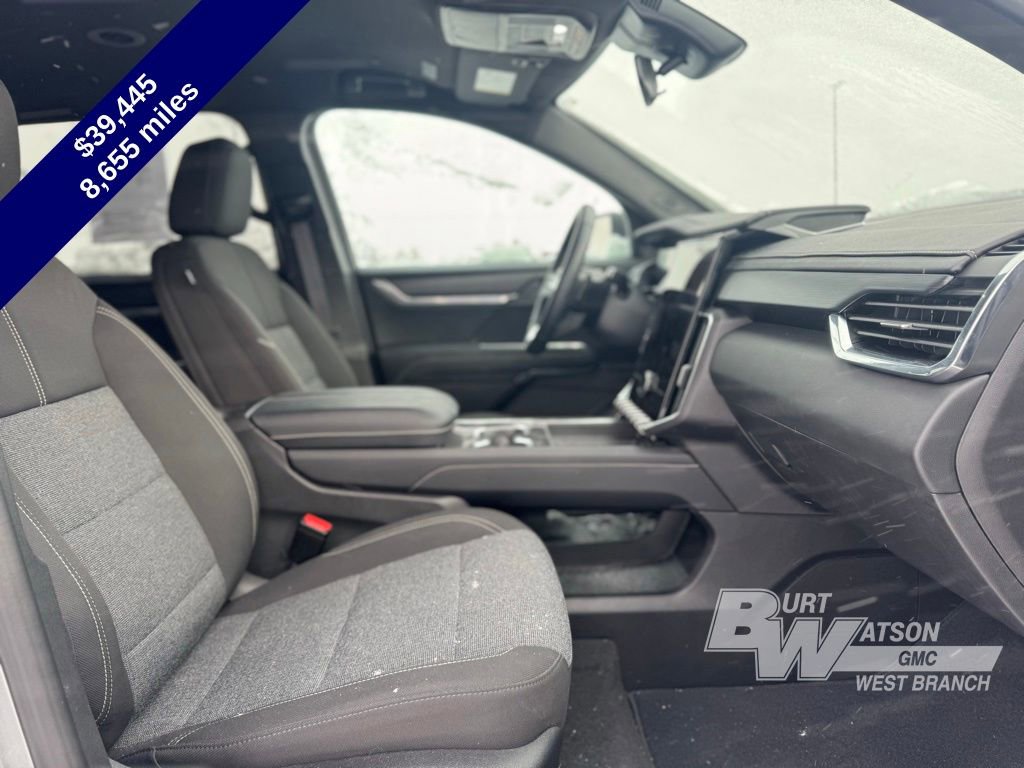 Used 2025 GMC Acadia Elevation w/ Black Edition image 13