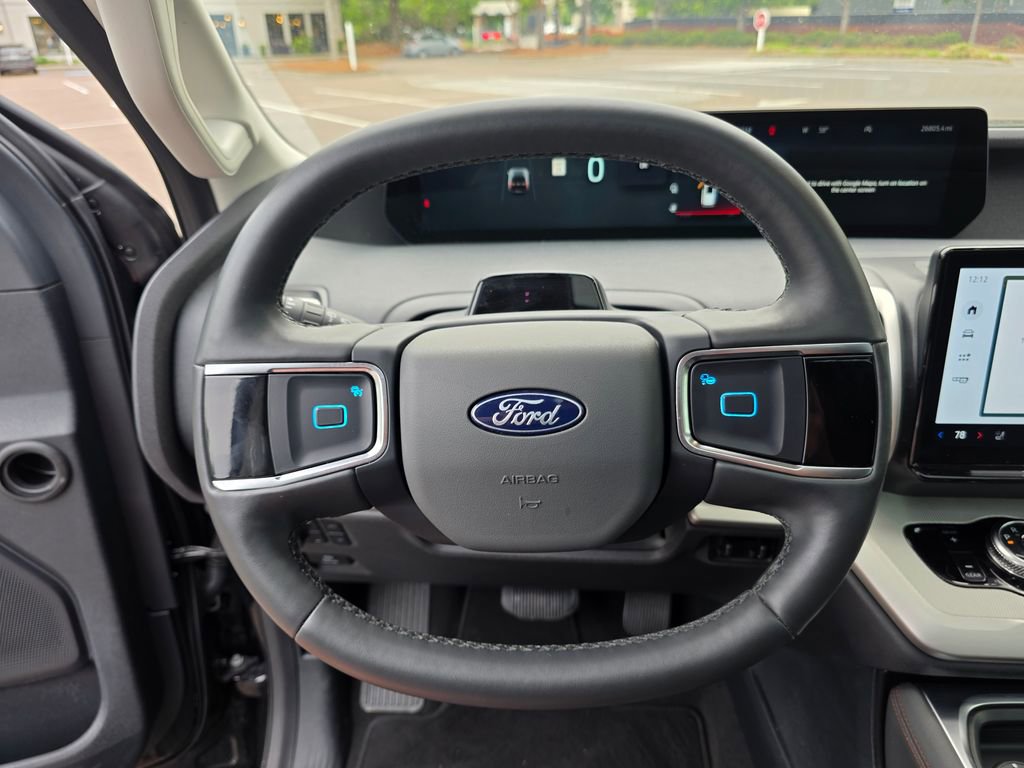Used 2025 Ford Expedition Active AWD/4WD image 23
