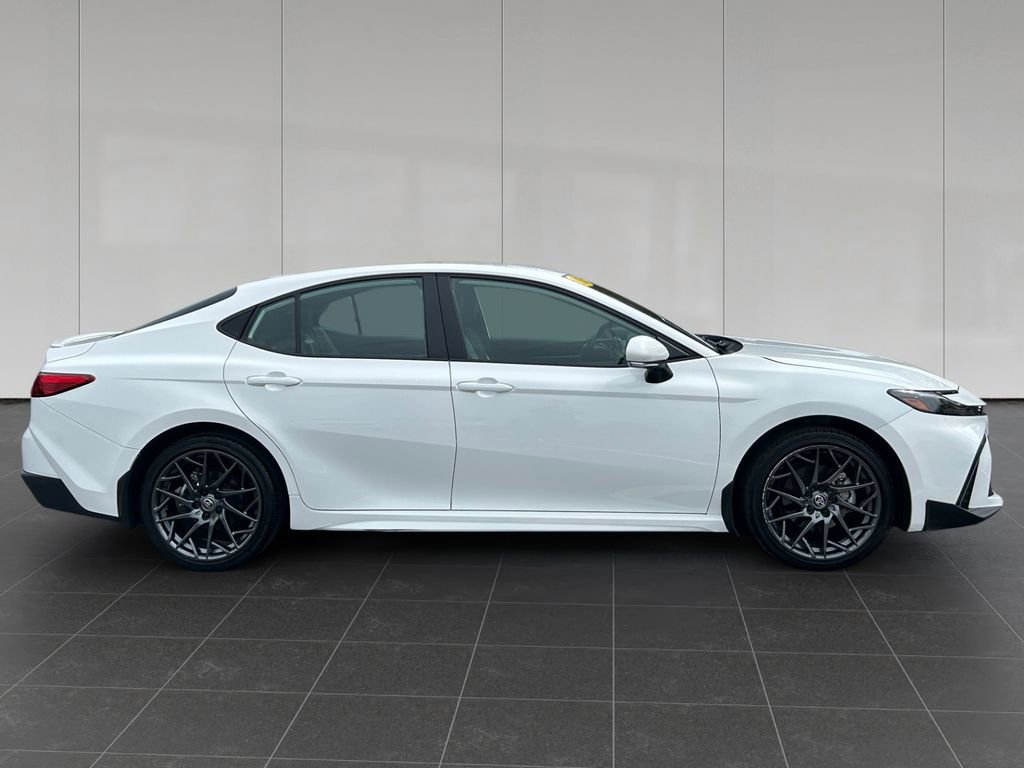 Used 2025 Toyota Camry SE AWD/4WD image 6