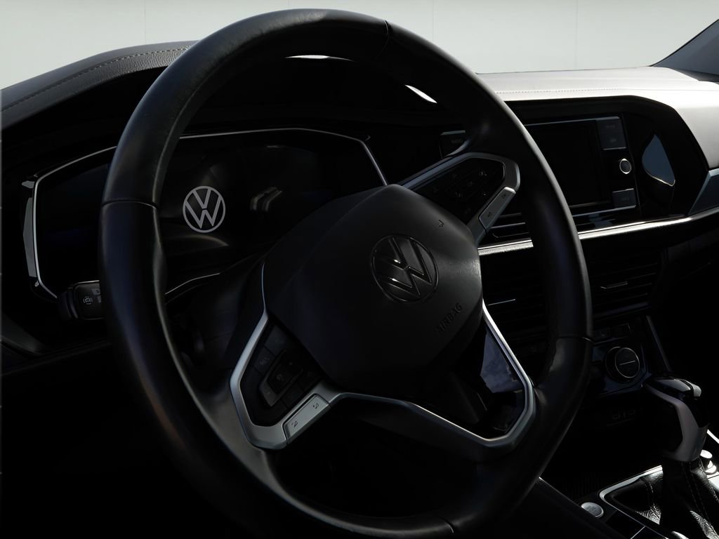 Used 2024 Volkswagen Jetta SE image 14