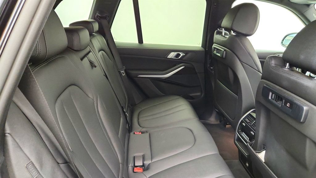 Used 2021 BMW X5 xDrive40i w/ Convenience Package AWD/4WD image 24