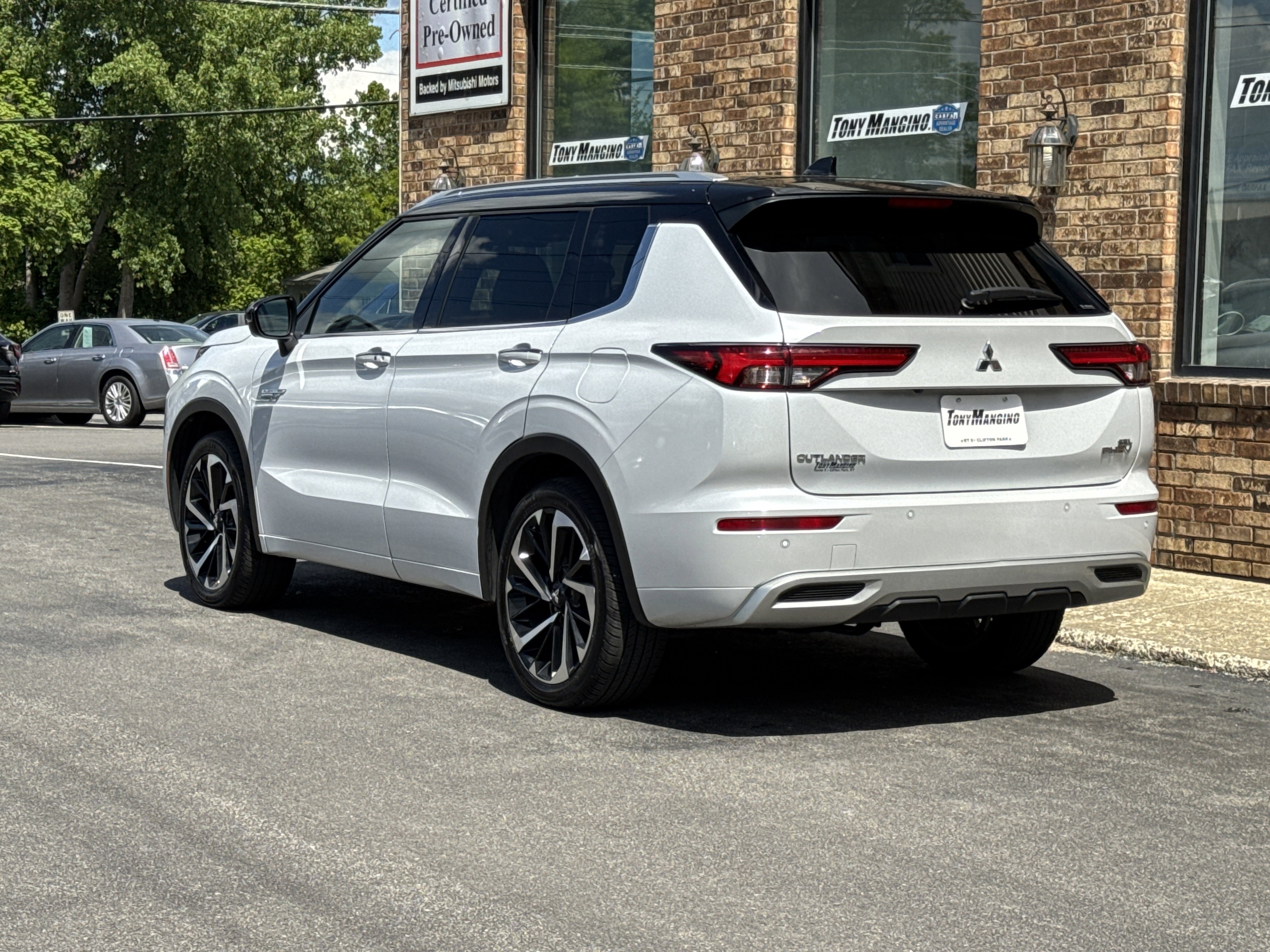Used 2023 Mitsubishi Outlander SEL AWD/4WD image 3