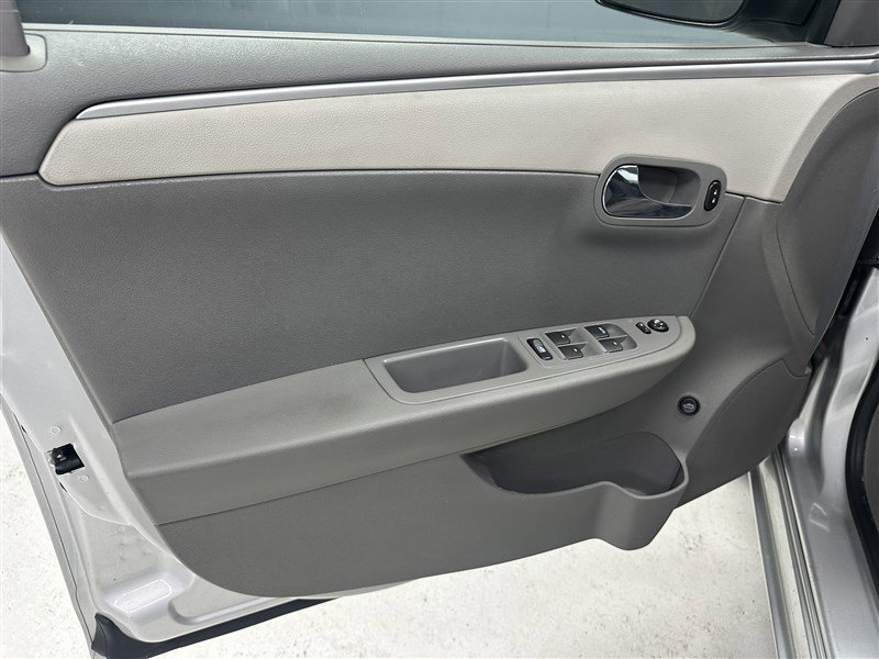 Used 2010 Chevrolet Malibu LS image 17