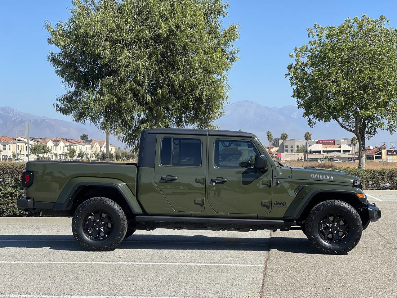 Used 2021 Jeep Gladiator Sport image 9