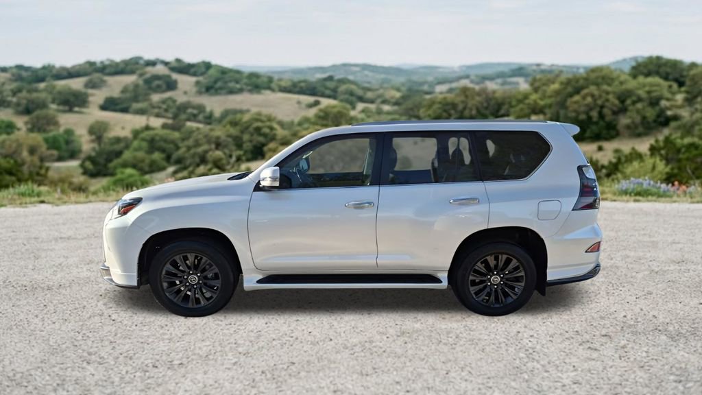 Used 2023 Lexus GX 460 Luxury w/ Sport Design Package AWD/4WD image 5