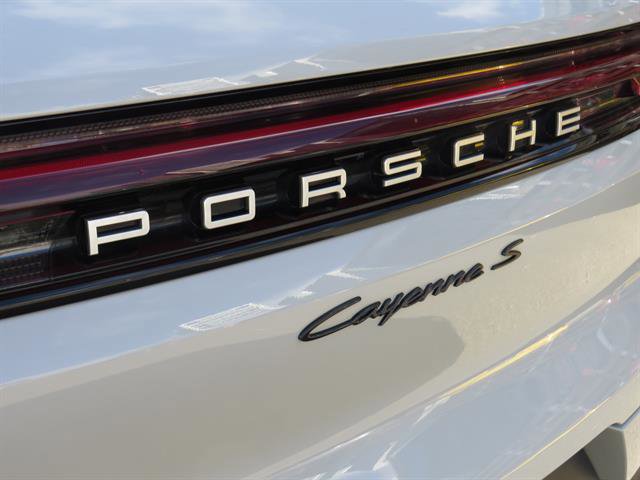 Used 2024 Porsche Cayenne S image 31