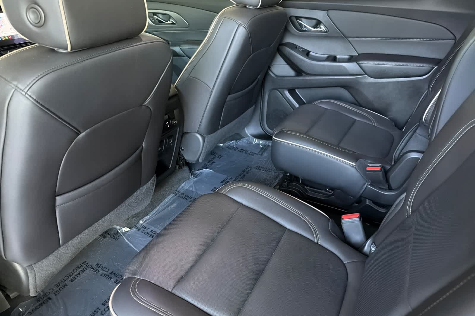 Used 2023 Chevrolet Traverse Premier w/ Redline Edition FWD image 4