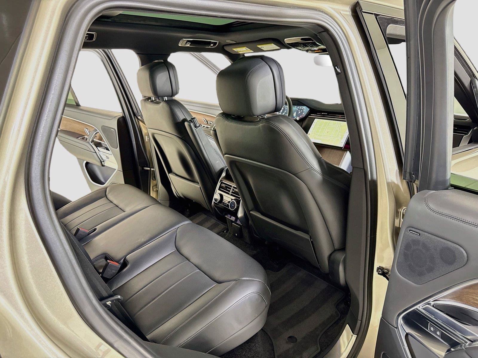 Used 2024 Land Rover Range Rover SE AWD/4WD image 25