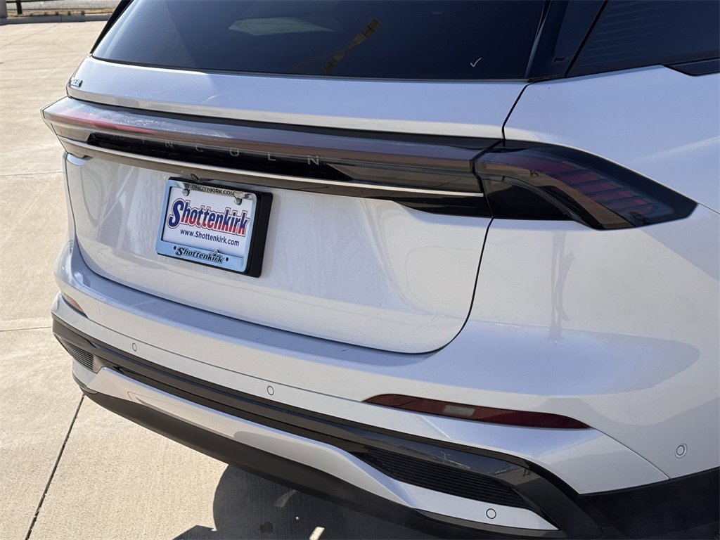 Used 2024 Lincoln Nautilus Reserve w/ Equipment Group 202A image 6