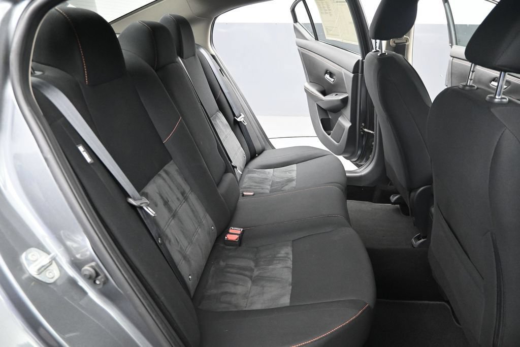 Used 2023 Nissan Sentra SR w/ Midnight Edition Package FWD image 31