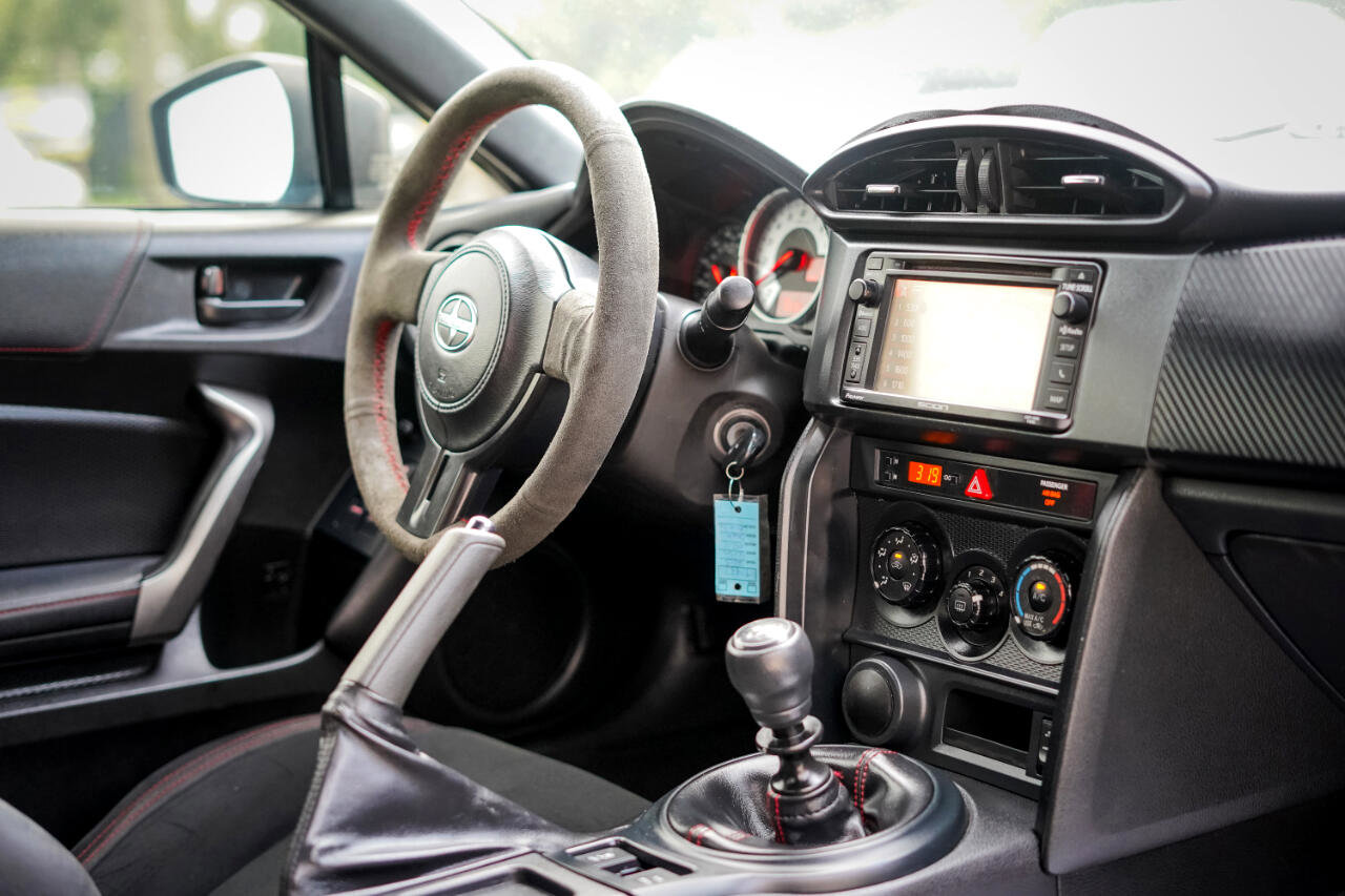 Used 2013 Scion FR-S image 10