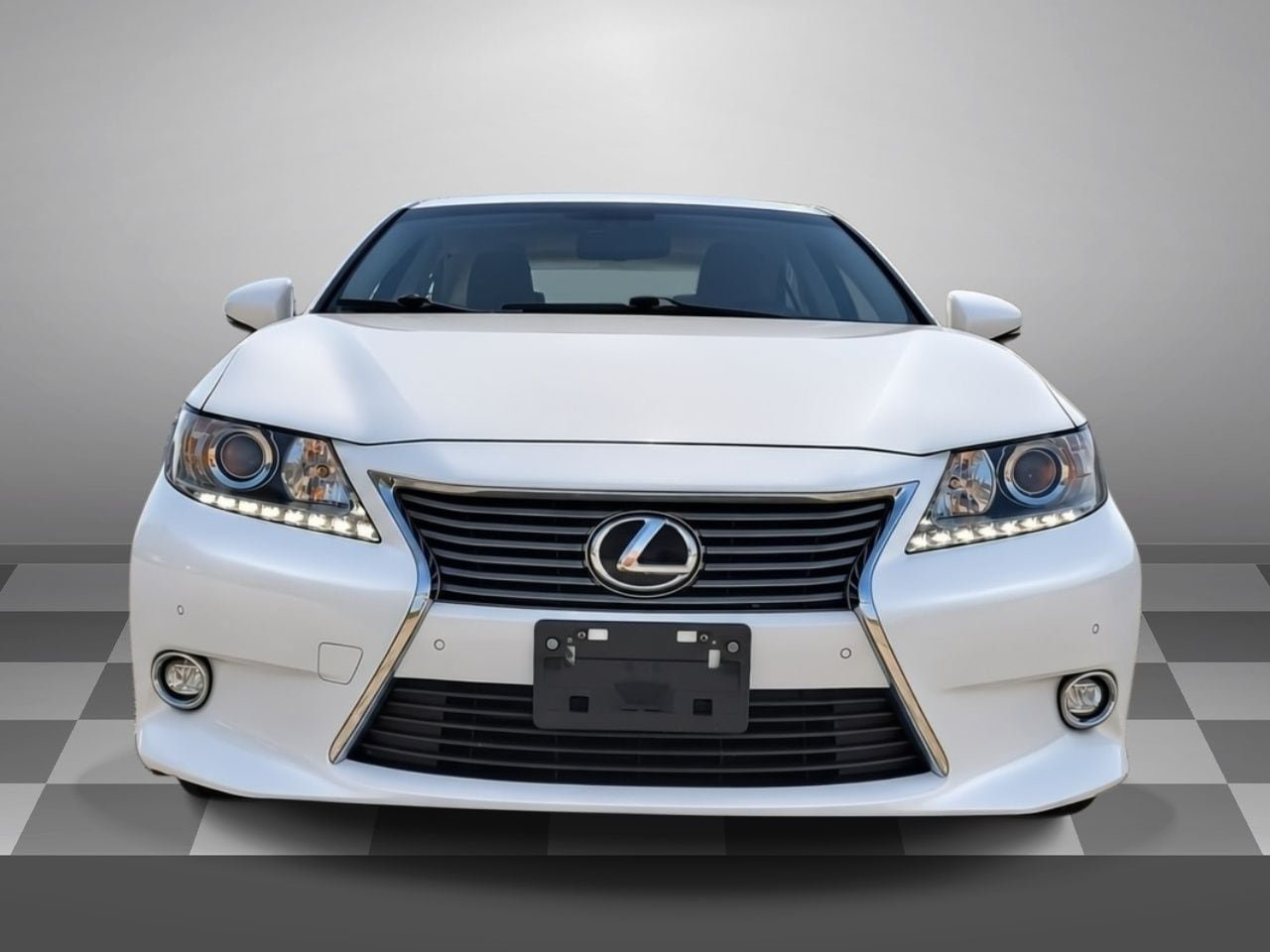 Used 2015 Lexus ES 350 w/ Luxury Package FWD image 2