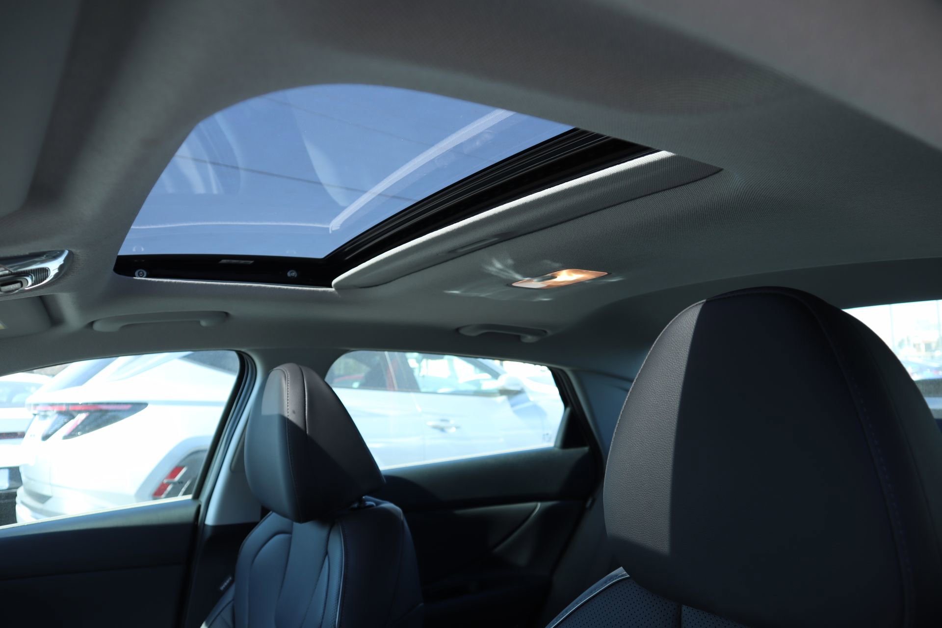 New 2026 Hyundai Elantra Limited image 15