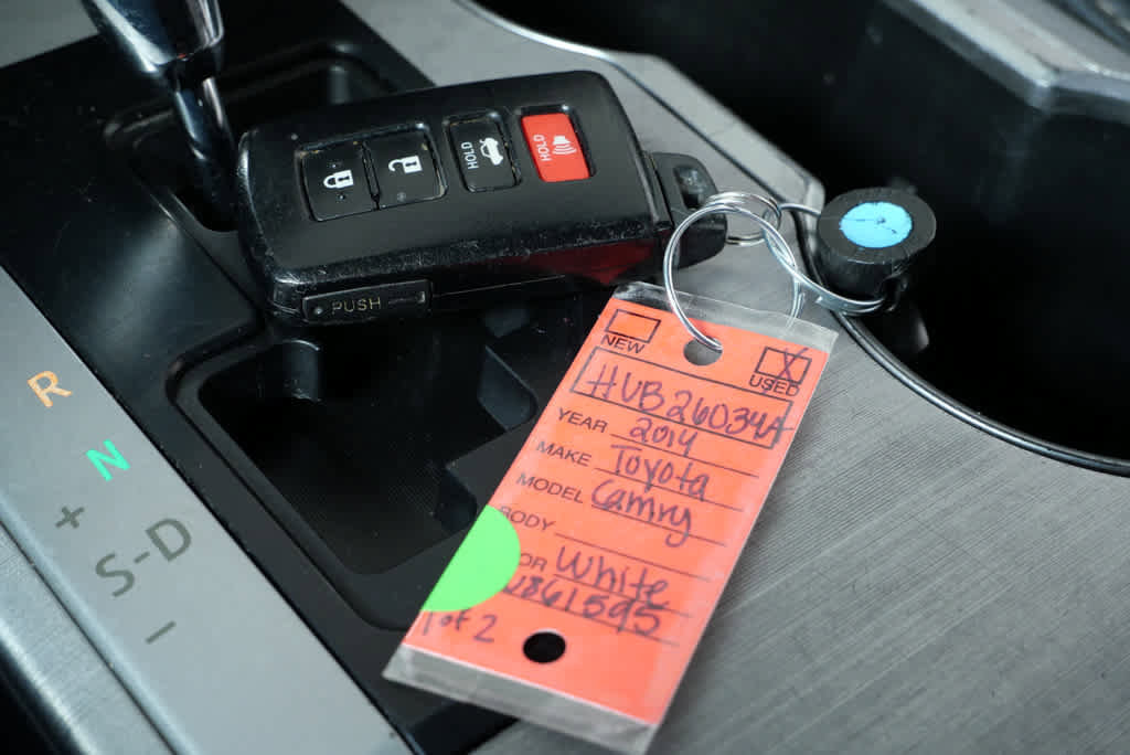 Used 2014 Toyota Camry SE w/ Leather Package image 33