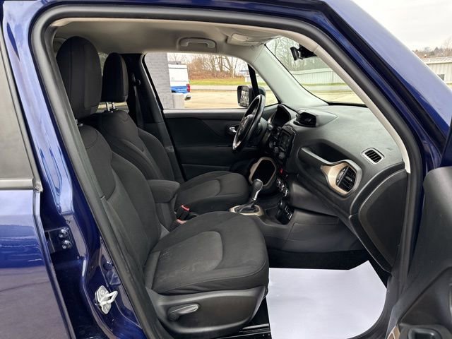 Used 2017 Jeep Renegade Latitude w/ Cold Weather Group image 35