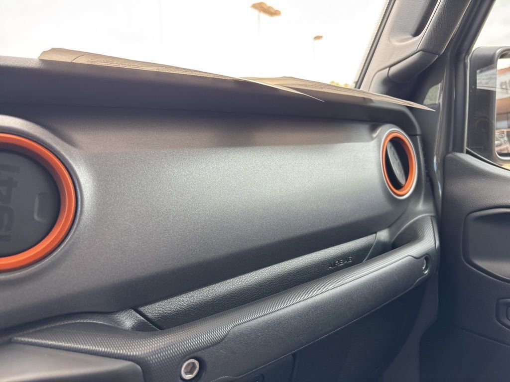 Used 2023 Jeep Gladiator Mojave w/ LED Lighting Group AWD/4WD image 34