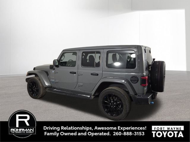 Used 2022 Jeep Wrangler Unlimited Sahara w/ Cold Weather Group image 11