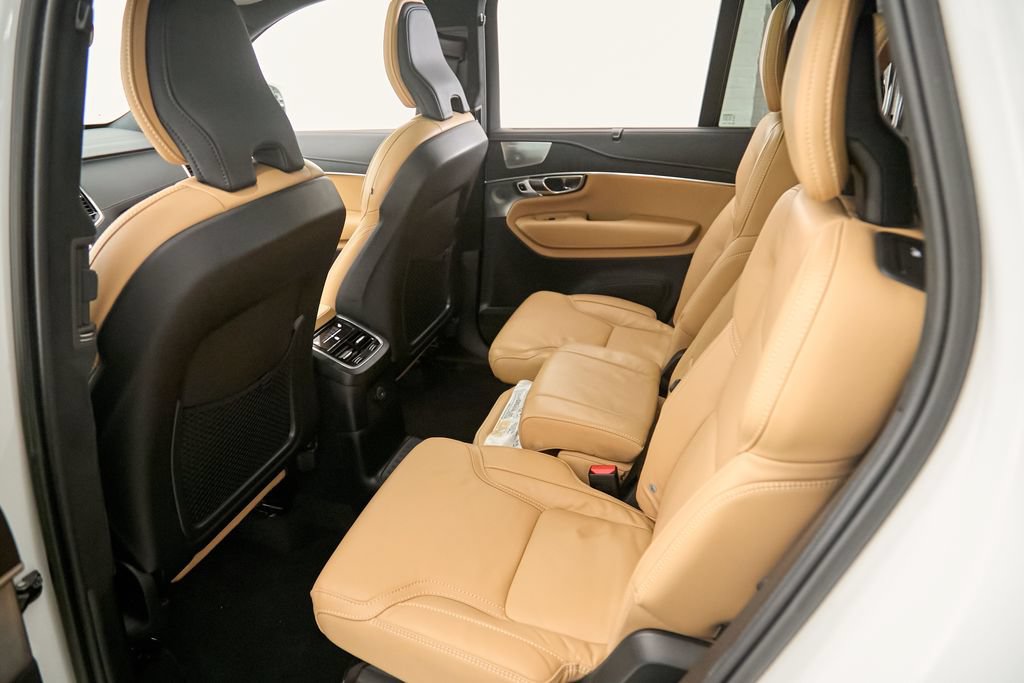 Certified 2023 Volvo XC90 T8 Ultimate w/ Lounge Package AWD/4WD image 23