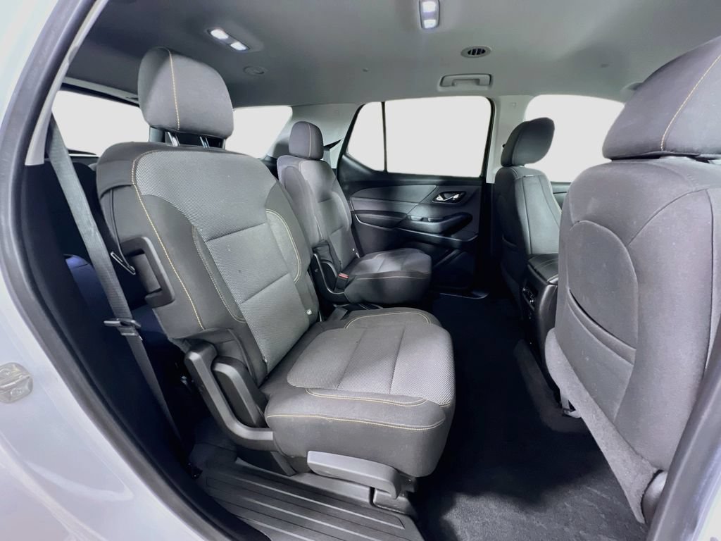 Used 2020 Chevrolet Traverse LT w/ LPO, Blackout Package AWD/4WD image 33