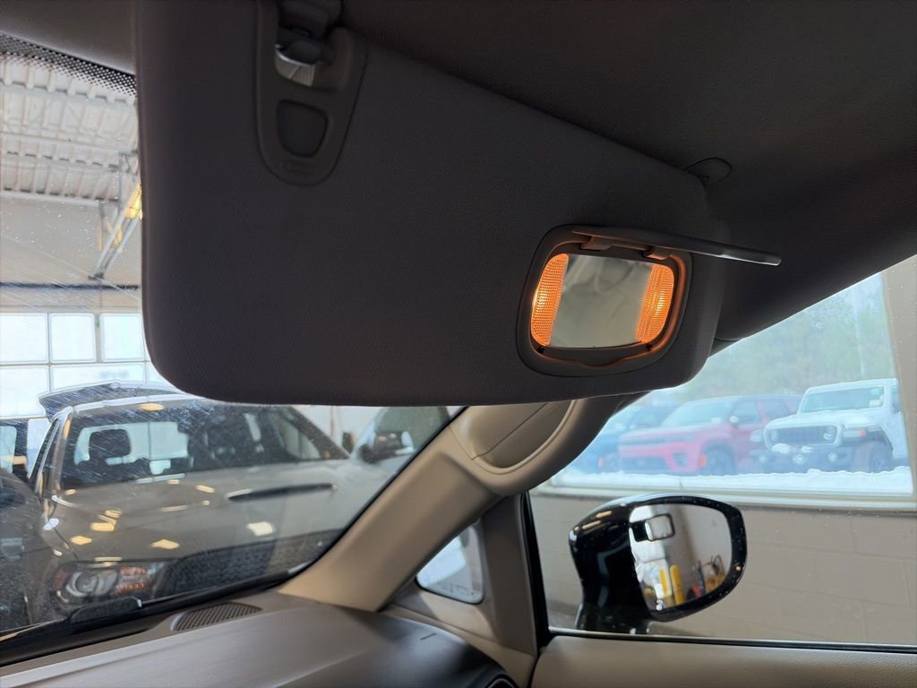 Used 2017 Chrysler Pacifica Touring-L image 51