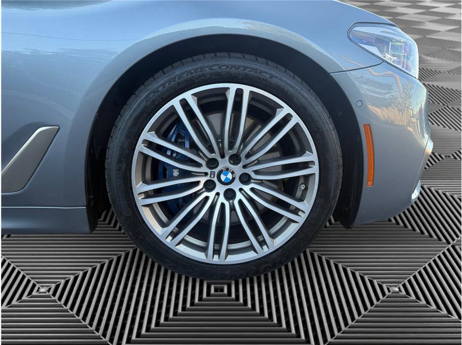 Used 2019 BMW M550i xDrive image 14