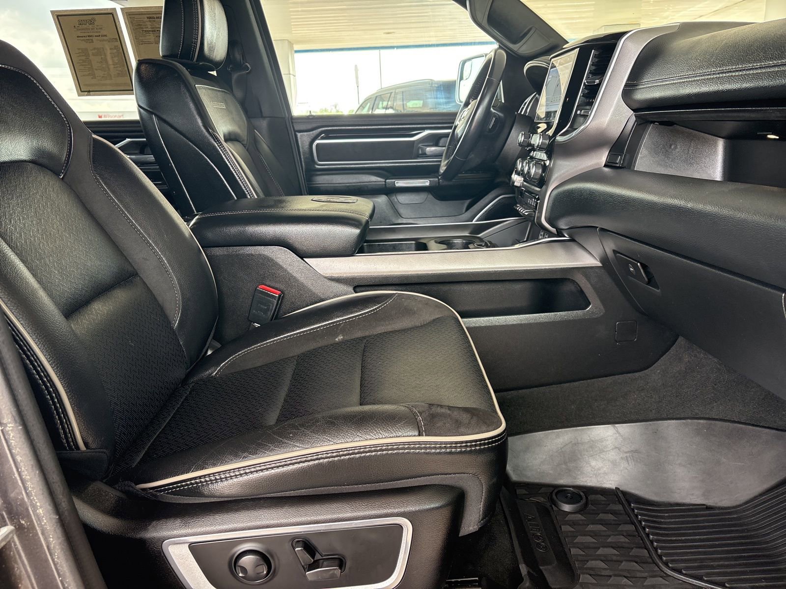 Used 2022 RAM 1500 Laramie w/ Sport Appearance Package image 18