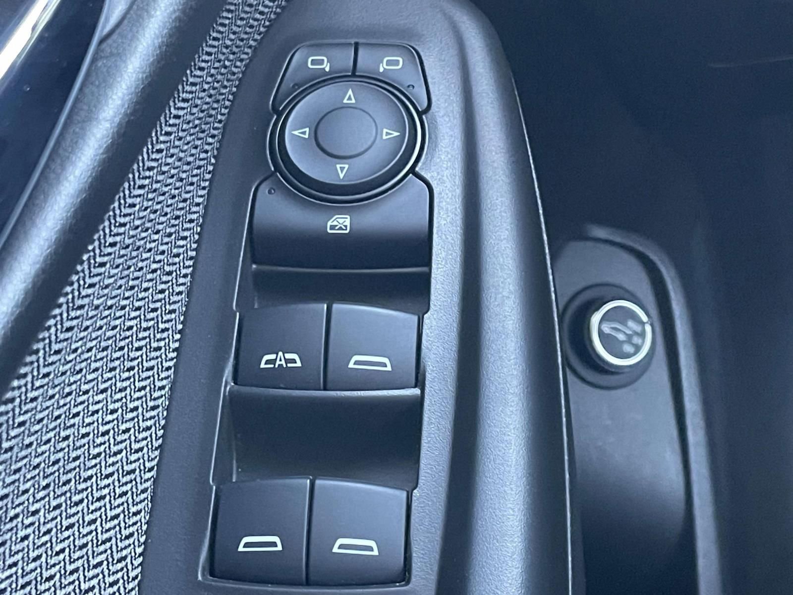 Used 2025 Chevrolet TrailBlazer LT w/ Convenience Package image 21