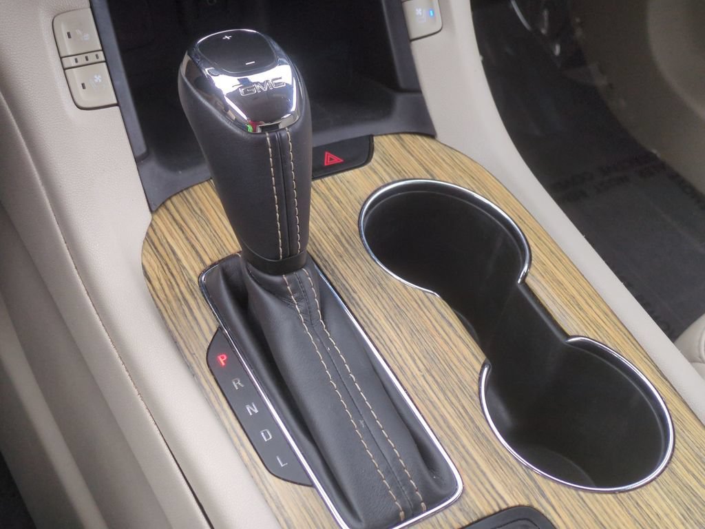 Used 2019 GMC Acadia Denali w/ Technology Package FWD image 11