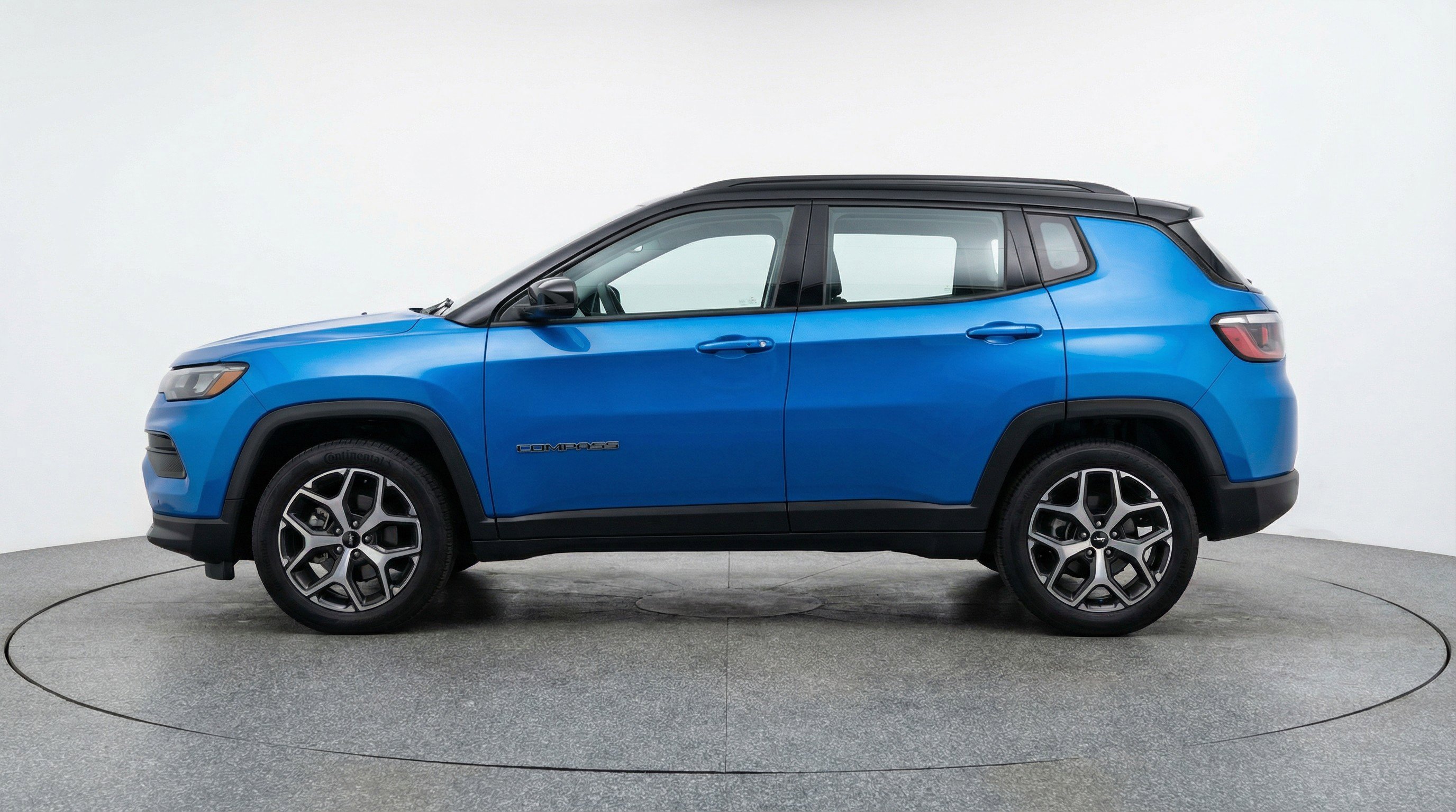Used 2025 Jeep Compass Limited AWD/4WD image 5