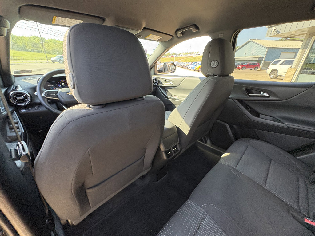 Used 2025 Chevrolet Equinox LT FWD image 18
