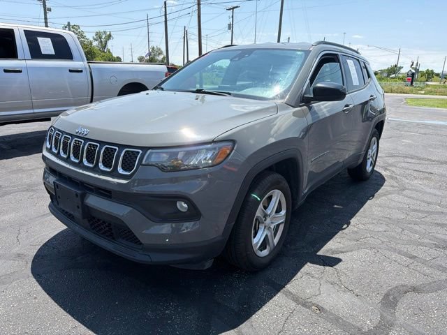 Used 2024 Jeep Compass Latitude AWD/4WD image 3