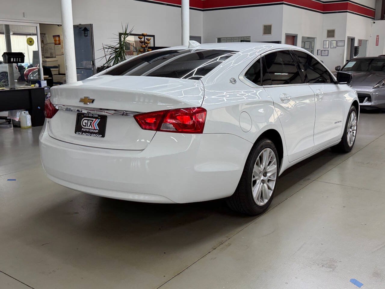 Used 2018 Chevrolet Impala LS FWD image 2