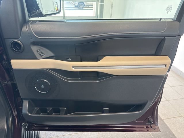 Used 2024 Ford Expedition Max Limited image 16