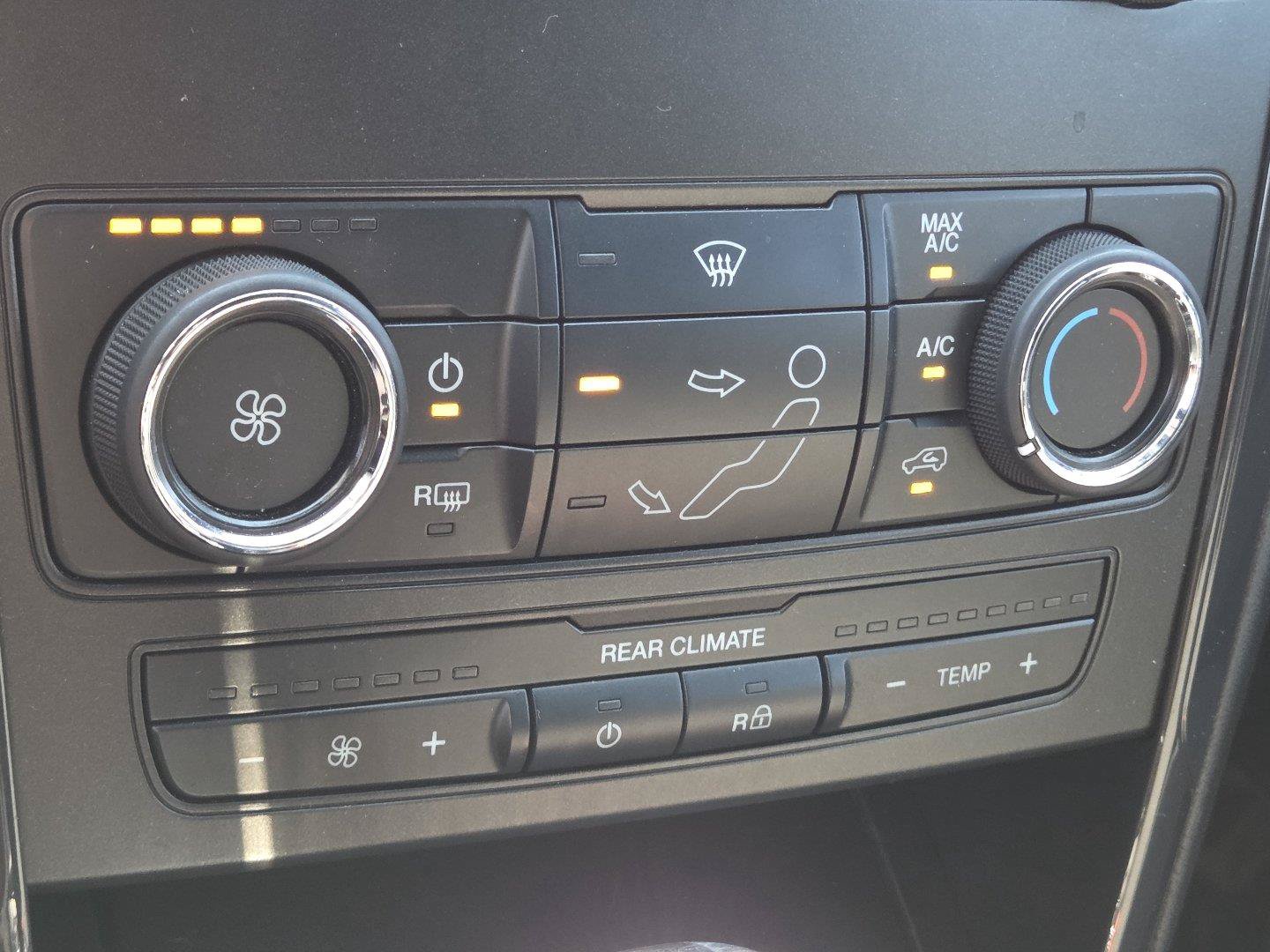 Used 2019 Ford Explorer XLT AWD/4WD image 23