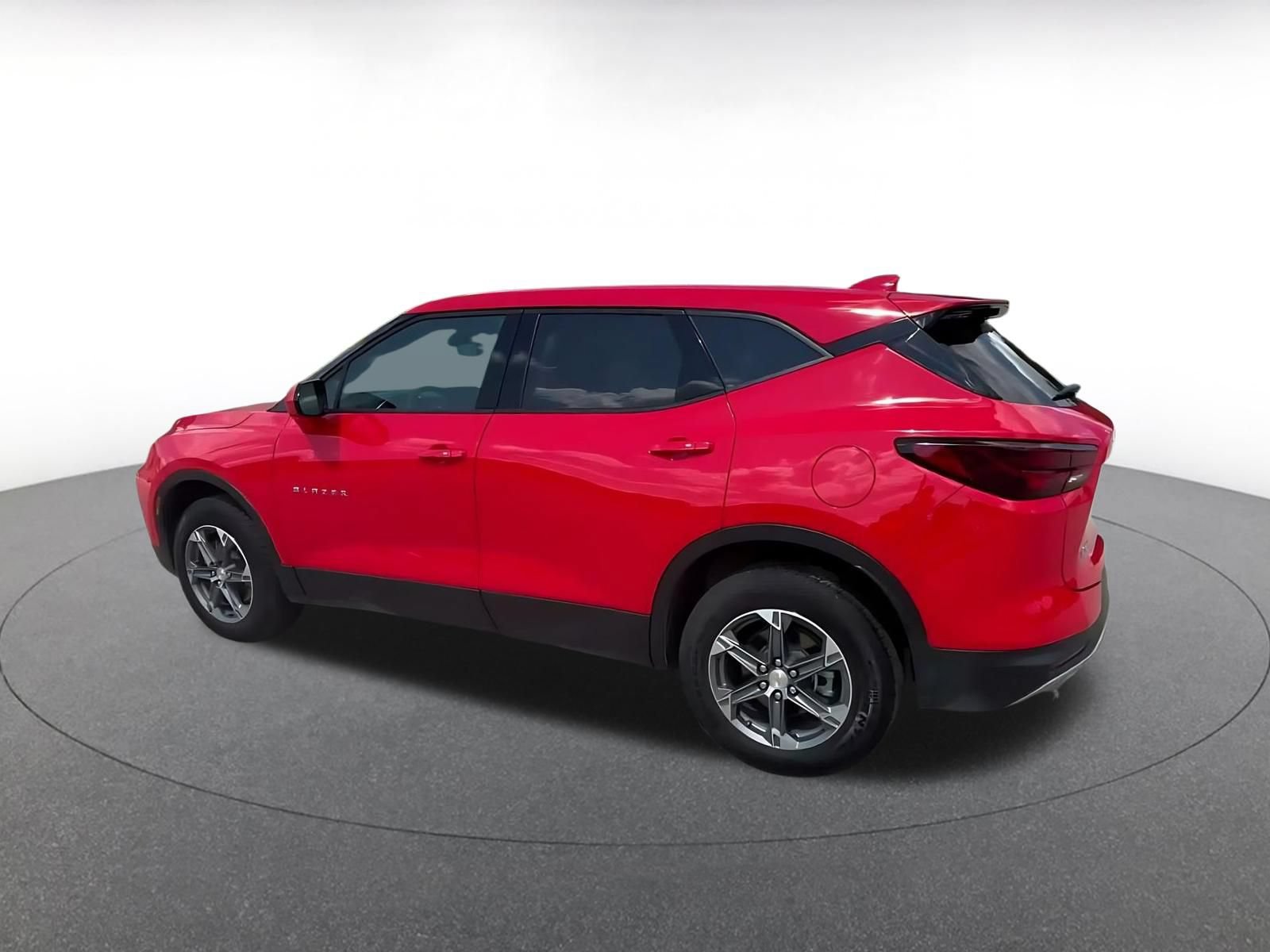Used 2026 Chevrolet Blazer LT FWD image 9