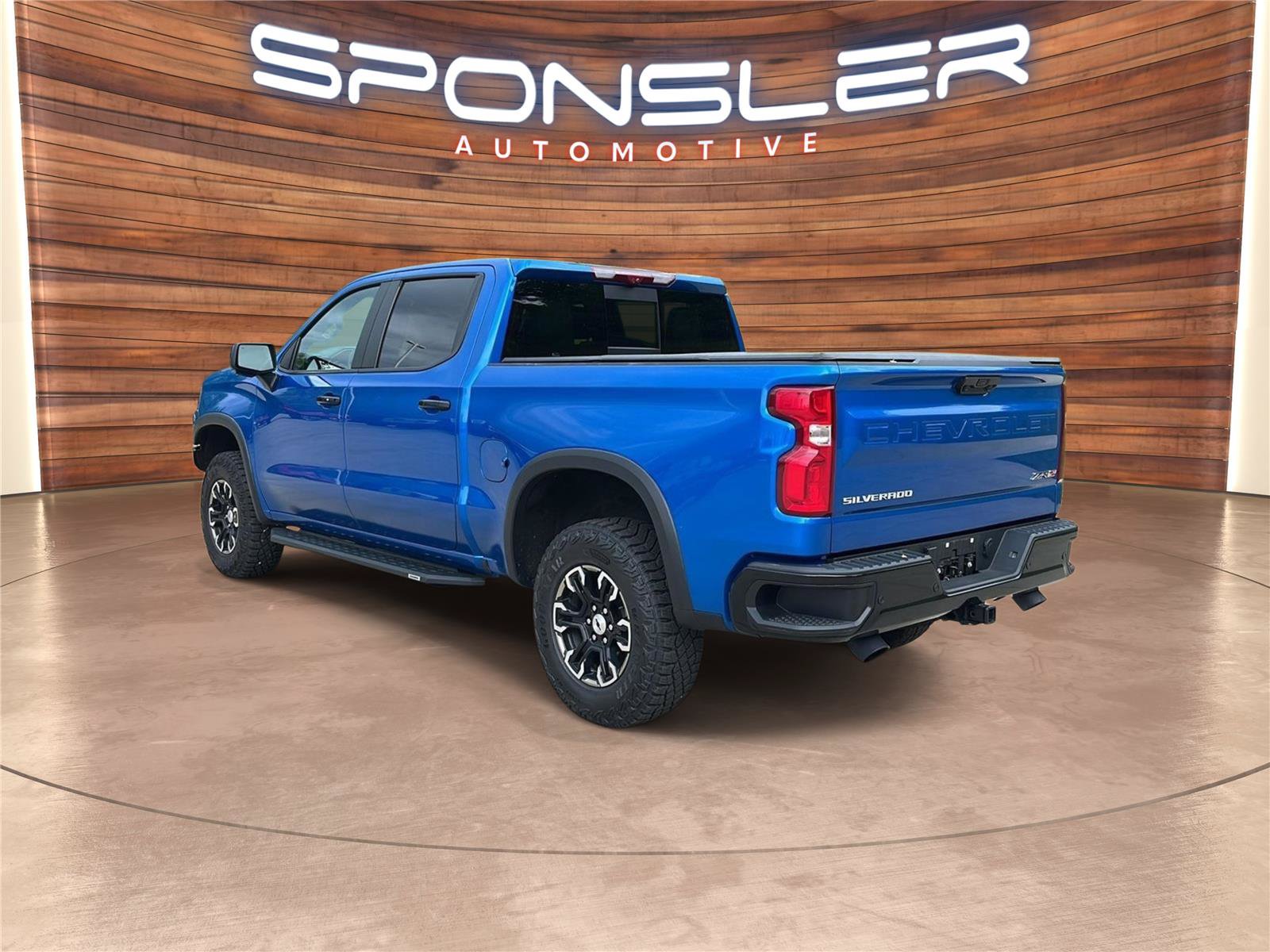 Used 2022 Chevrolet Silverado 1500 ZR2 w/ Technology Package AWD/4WD image 3