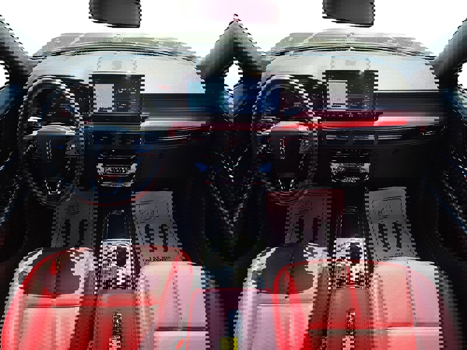 Used 2023 Lincoln Corsair Reserve w/ Jet Appearance Package FWD image 9